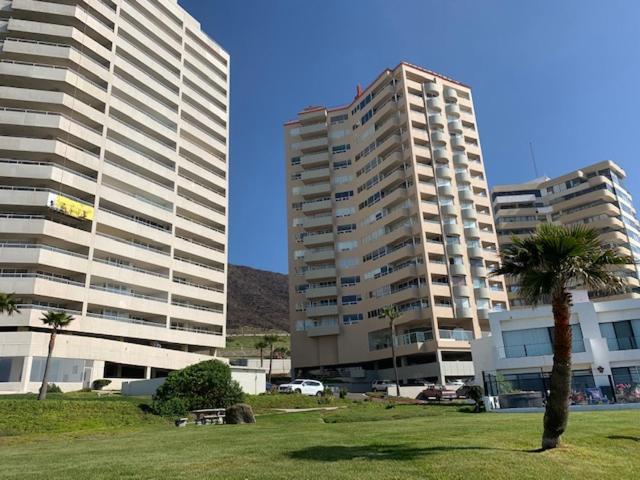 Beachfront Condo W Pools Steps To Beach & Mins To Dt Rosarito Eksteriør billede
